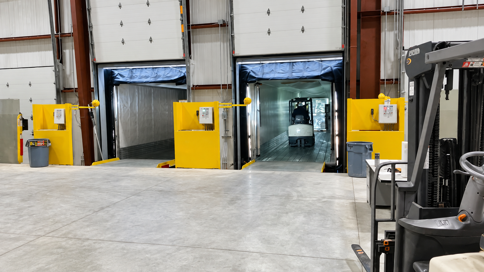 Semi truck at RV Cold Storage loading dock